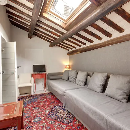 斯巴纳lm套房民宿 4*