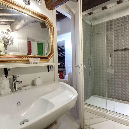 斯巴纳lm套房民宿 4*