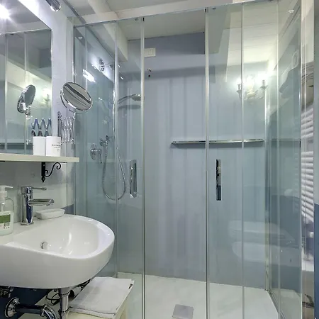 招待所 斯巴纳lm套房民宿 4*