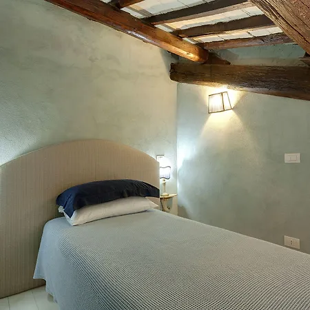 בית הארחה Lm Spagna 4*