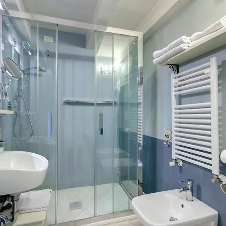 Lm Spagna בית הארחה 4*